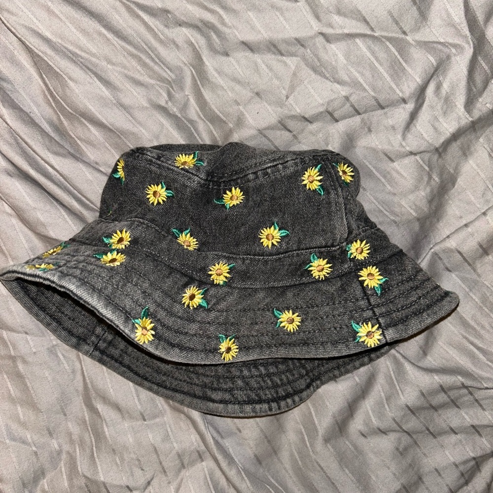 American Eagle sunflower bucket hat - OS